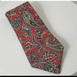ROYAL CLUB Italian Silk Paisley Red Green Neck Tie